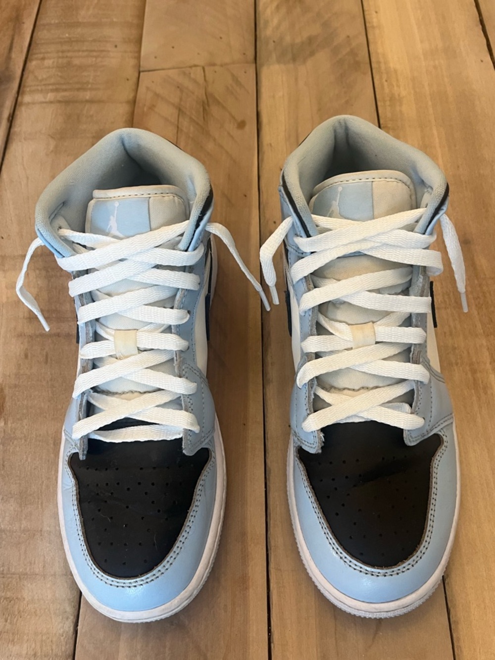 Nike Air Jordan 1 Midsize Size 6Y/ 7.5W Ice Blue Black Sail White (555112-401)